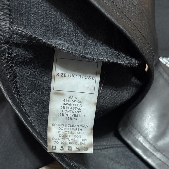 NWT Maniere De Voir Black Cut-Out Faux Leather Crop Top Size 6 - Picture 4 of 6